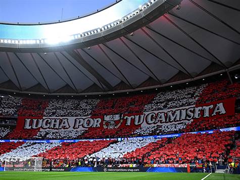 המסר של אוהדי אתלטיקו לשחקנים: ``תילחמו בשביל החולצה שלכם``. (Denis Doyle/Getty Images)