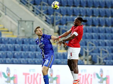 המשחק הקודם בין הקבוצות הסתיים ב-0:0, גם הוא באצטדיון שלמה ביטוח. נקווה לראות הפעם שערים. צפו >>>