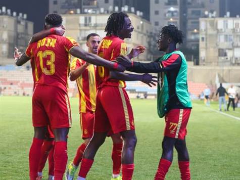 והפעם הקרן עלתה לריינה ביוקר. ויקטור אוצ'אי ניצל נגיחה רגע של חבשי, ועם גבו לשער דחק בסטייל את שערו הראשון בליגת העל. (לירן מולדובן)