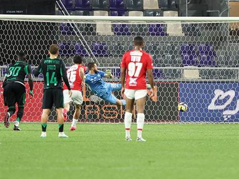 את המפגש המוקדם יותר העונה ניצחה מכבי חיפה 1:2, כשמוקדם יותר החודש האדומים ניצחו 0:2, כשזה היה הניצחון הראשון של הפועל על מכבי חיפה אחרי כשש שנים. איך יסתיים המשחק הערב? טקבקו דעתכם! (אלן שיבר)