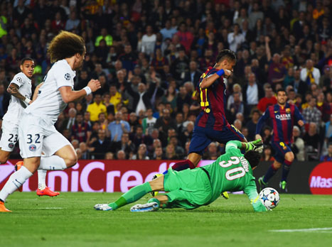 ניימאר פשוט דילג מעל סיריגו ולא השאיר לשוער פ.ס.ז` שום סיכוי (Getty)