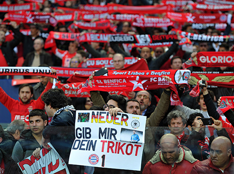 אוהדי בנפיקה. עדיין מאמינים (getty)