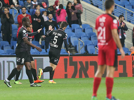 <STRONG>שער נהדר של פיראס מוגרבי</STRONG>