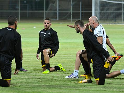 עגייב חוזר להרכב (אנצ`ו ג`וש)