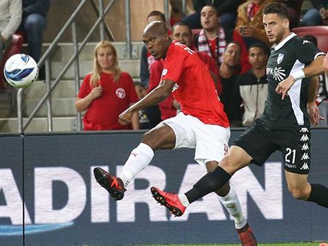 יופי של משחק יש לנו בטרנר. איזה קצב!