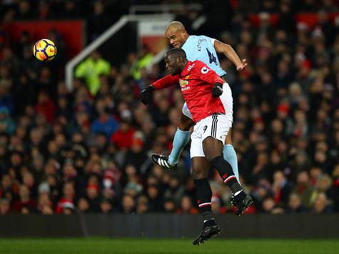 הקצב נרגע, אבל המשחק קשוח מתמיד (getty)