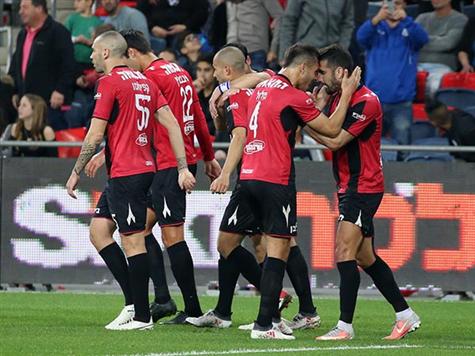 <STRONG><FONT color=#ff0000>המשחק הזה נגמר!!! 1:1!!! הפועל חיפה בחצי גמר גביע המדינה!</FONT></STRONG>