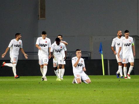 <STRONG>שער! </STRONG>בני יהודה השוותה! צ`יבוטה בעט, גינזבורג הדף ושועה עשה סוף להחמצות כששלח את הריבאונד לרשת (אודי ציטיאט).