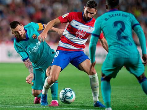 אם בתחילת המחצית השנייה ברצלונה שלטה במגרת והייתה מסוכנת, ככל שהדקות עוברות מצבה של האלופה נראה רע יותר ויותר. היא לא מסכנת את השער ואף נדמית כמי שעשוייה לספוג את השער השלישי (getty)