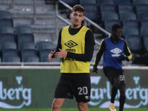 השחקנים כבר על הדשא: שועה ממשיך לקבל את האמון בחוד ההתקפה (צילום: דני מרון)