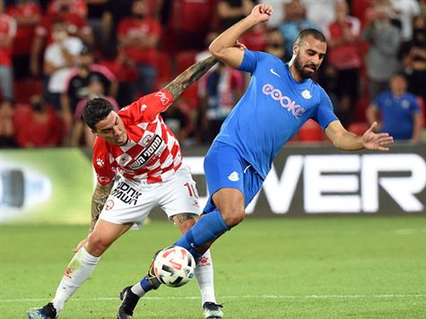 שחקני באר שבע פתחו עם הרבה התלהבות את החצי השני. האם נראה פה שער מצמק בקרוב? (ברני ארדוב)