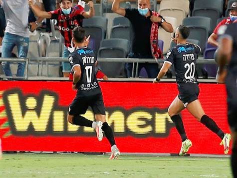 <STRONG>סיום המחצית הראשונה בבלומפילד, 0:1 להפועל חיפה. האם המארחת תצליח לחזור אחרי ההפסקה? (אלן שיבר)</STRONG>