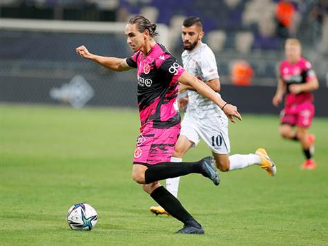 בני טרידובסקי מסיים בכורה לא רעה בכלל בהרכב הפועל תל אביב (אלן שיבר)