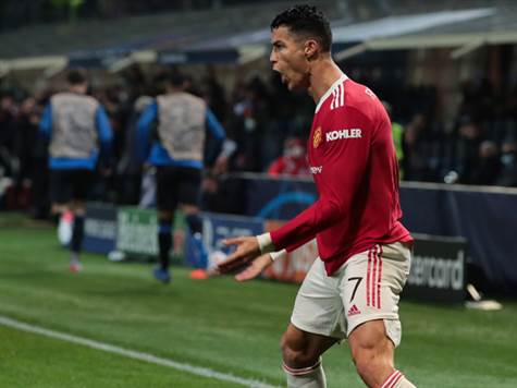 <P>יונייטד תגיע אחרי שניצלה בנס מהפסד נוסף אצל אטאלנטה. כריסטיאנו רונאלדו שוב נאלץ לשלוף את גלימת ה``סופרמן``, לכבוש צמד - כולל שער בתוספת הזמן, ולאפשר לה לצאת עם 2:2 מברגאמו, במסגרת ליגת האלופות. האם הוא יופיע במלוא הדרו גם בדרבי?</P>
<P>(GETTY)</P>