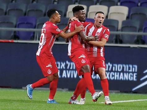 הפועל השוותה בקרן משלה. אחרי הרמה טובה הכדור הגיע לכתף של לוסיו, סיאנדה קולו נגע בכדור כשהוא כבר היה בתוך השער (אלן שיבר)