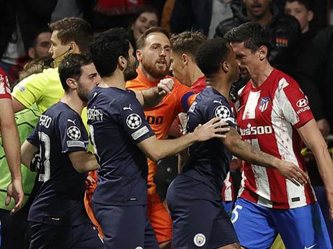 מאז שנפגשו הספיקו שתי הקבוצות גם לעלות לחצי גמר ליגת האלופות. סיטי עשתה זאת לאחר שסיימה ב-0:0 עם אתלטיקו מדריד, ששלח את התכולים למפגש ענקיות עם ריאל, אחרי 0:1 בסיכום שני המשחקים (GETTY)