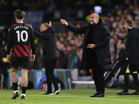 מה קורה לג`ק גריליש במחצית הזו?! החטאה שלישית של הקיצוני סמוך לשער, הפעם מסירה מצוינת של לואיס מצאה את גריליש, שבעט את הכדור פעם נוספת מעל השער! (GETTY)