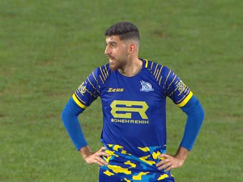 חלאילה מנסה לעכל את השער