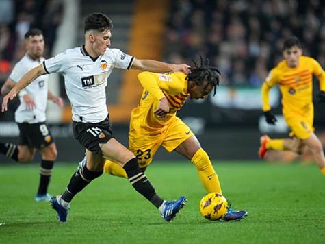 ברצלונה טובה יותר אך היתרון שביר (Getty)