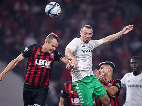 בכדור הנייח העוקב, הגבהה טובה של רפאלוב מצאה את גולדברג, שנגח החוצה (מאור אלקסלסי)