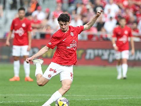 הפועל ת``א בטוחה וצועדת ביתרון מבטיח, הקצב נרגע (צילום: אלן שיבר)