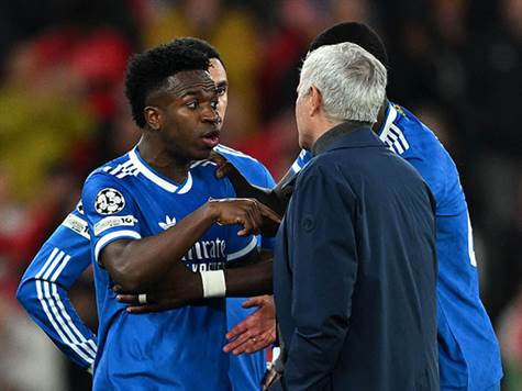 תקרית חמורה לאחר השער: ויניסיוס טען לקריאות גזעניות, השופט לטשייה עצר את המשחק&nbsp;(Photo by Octavio Passos - UEFA/UEFA via Getty Images)