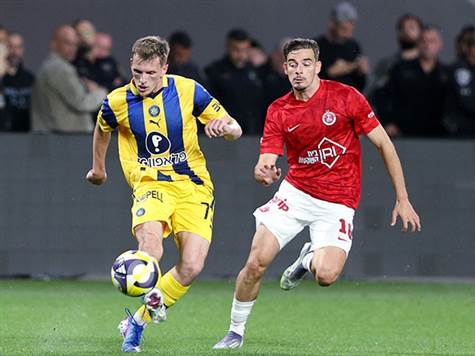 מחצית בבלומפילד: מכבי תל אביב ביתרון 0:1 על הפועל תל אביב בזכות שער של דור פרץ בדקה ה-12. המשחק משוחק בקצב גבוה ושתי הקבוצות הגיעו למספר מצבים, כאשר הצהובים היו יותר מסוכנים. הליו וארלה היה מהמצטיינים אצל המארחת כאשר יצר מספר מצבים מסוכנים מהאגף וגם את השער הצהוב (אלן שיבר)