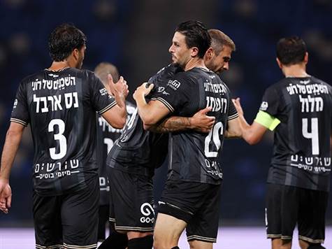 שער! הפועל חיפה עלתה ל-0:1: לירן רוטמן בשער נהדר אחרי מבצע אישי יפה העלה את המארחת ליתרון (מאור אלקסלסי)