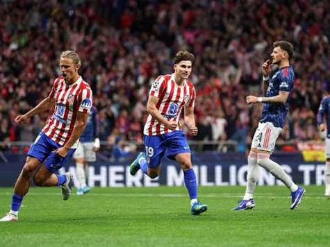 <strong>אלברס כבש מהנקודה, אתלטיקו חוזרת ל-1:1! (GETTY)</strong>