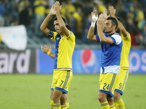 <STRONG><FONT color=#660000>צפו בתקציר</FONT></STRONG>