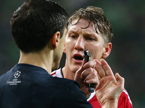 <STRONG><FONT color=#000099>צפו בשער הפסול של לינגארד.</FONT></STRONG>