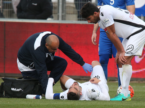 קניוק סובל על הדשא (סוכנות ג`יני)