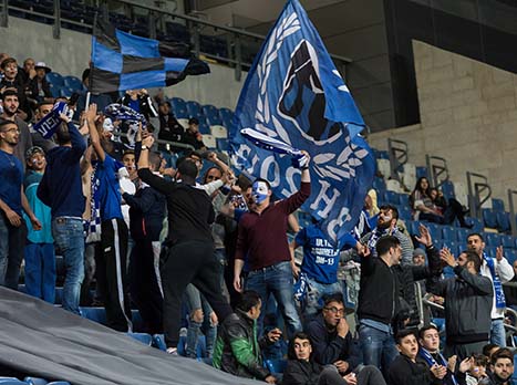 כמה שהקהל הזה צמא לניצחון (צילום: עודד קרני)