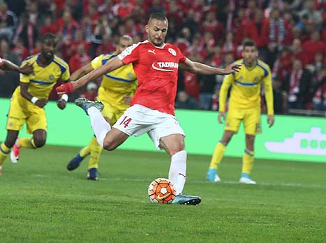 בן שהר עושה את זה!<STRONG> 0:1 להפועל ב``ש!</STRONG>