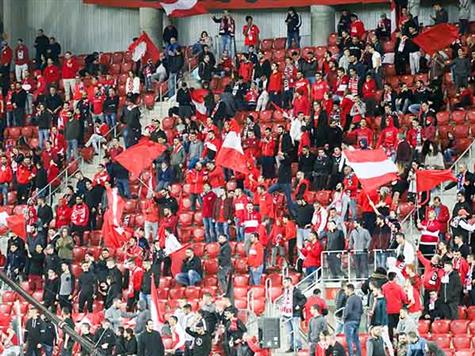 אוהדי ב``ש. הרבה זמן לא ראו הצגה (דני מרון)